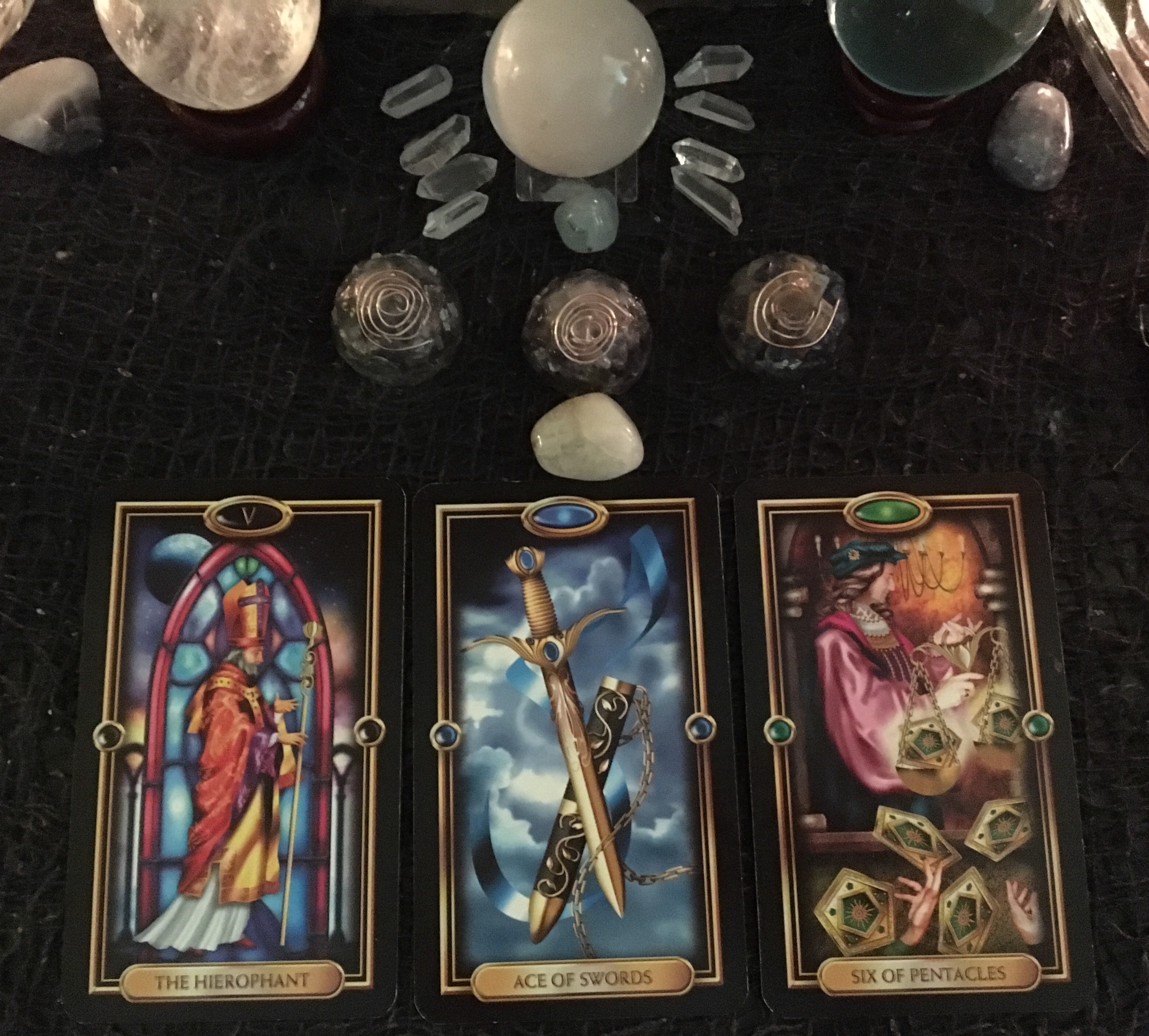 Exploring Tarot: The Gilded Tarot